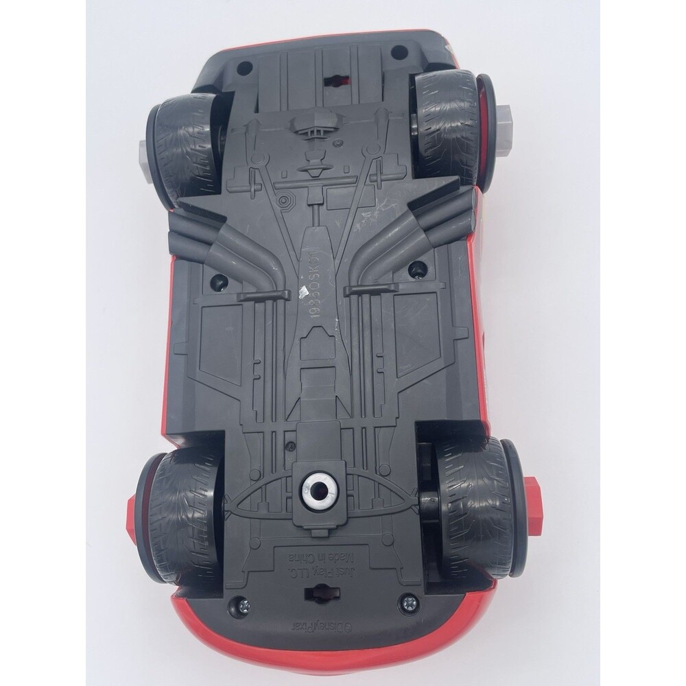Lightning McQueen Toy Car – Rust-eze, Interchangeable Wheels, Plastic, No Elec - Picture 6 of 7